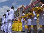 ยะลาจัดพิธีมอบเสื้อพระราชทานในหลวง รัชกาลที่ 10 ให้ประชาชนจิตอาสา