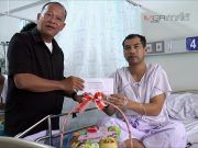 รองผู้ว่าฯ นราธิวาส มอบเงินเยียวยาทหารเหยื่อระเบิด ล่าสุดอาการดีขึ้นตามลำดับ