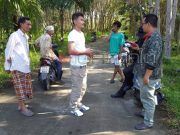 4 คนร้ายขี่มอเตอร์ไซค์ประกบปล้นและรุมทำร้ายหญิงวัย 56 สลบที่ปัตตานี หวั่นนำไปทำ “จยย.บอมบ์”