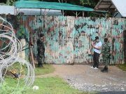 ทหารเครียด! คว้า เอ็ม 16 จ่อคางยิงตัวเองดับคาค่าย