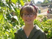 สาวน้อย 9 ขวบไม่ได้รวยแต่ “ปลูกผักเพื่อคนจรจัด” มา 4 ปี! สร้างบ้านให้แล้ว 11 หลัง แม้แต่พ่อแม่ยังไม่เชื่อว่าจะทำได้!