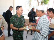 แม่ทัพภาคที่ 4 พร้อมหน่วยงานที่เกี่ยวข้อง ร่วมตรวจพิสูจน์สัญชาติ “โครงการพาคนกลับบ้าน” ผู้เข้าร่วมรับบัตรประชาชนเพิ่มขึ้น