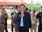 ‘บิ๊กตู่’ เมินข้อเรียกร้องกลุ่มเปอร์มัส ยืนกรานคงกฎอัยการศึกแก้ไฟใต้ อ้างทั่วโลกก็ใช้กม.พิเศษ